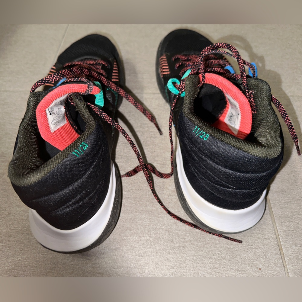 Kyrie Flytrap 5 'Black Size 11.5 - image 5